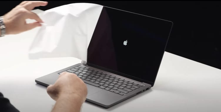 疑似 M4 MacBook Pro 拆箱影片流出，跑分首次曝光